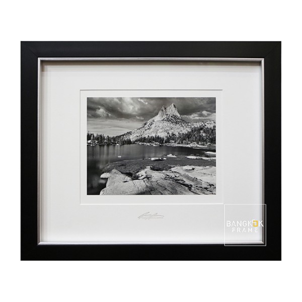 Poster-Frame-กรอบรูป-กรอบโปสเตอร์-กรอบโฆษณา-Picture-Frame-Custom-Framing